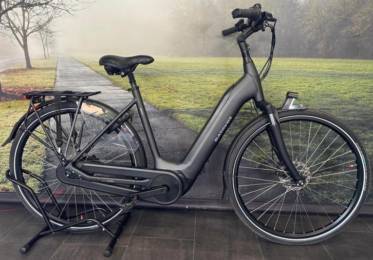 Elektrische Batavus Finez – Damesfiets met Bosch Middenmotor, Fietsen en Brommers, Elektrische fietsen, 50 km per accu of meer