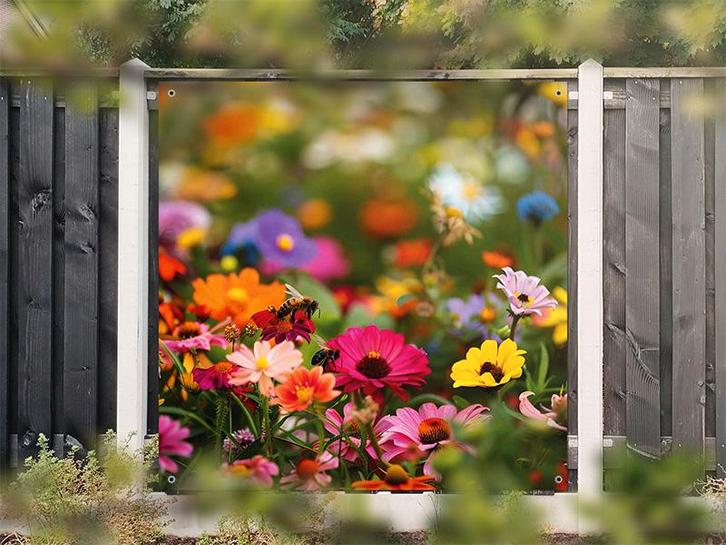 NR 1407: Tuinposter kleurrijke bloemen en bijtje 180x180cm, Tuin en Terras, Tuinwanddecoratie, Nieuw