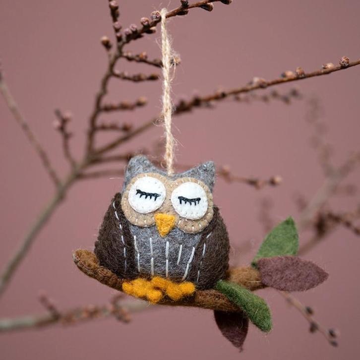 Vilt Hanger Uil op Takje - Bruin/Grijs - Bosthema - 8x15cm -, Kinderen en Baby's, Kinderkamer | Inrichting en Decoratie, Nieuw