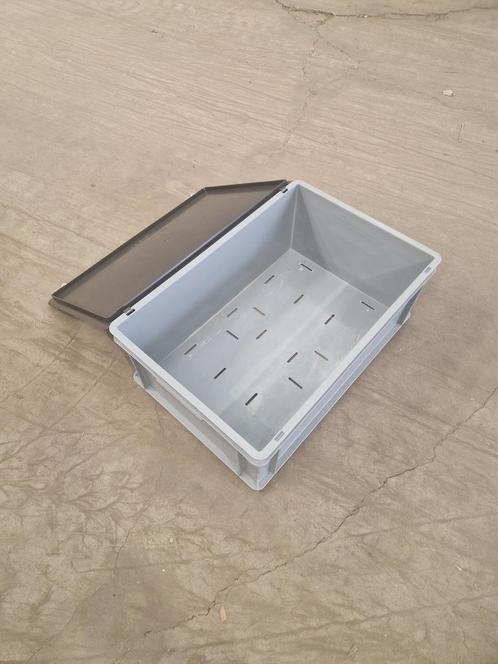 Kunststof stapelbak 60x40x22cm met deksel, grijs, PP,, Doe-het-zelf en Verbouw, Kratten en Dozen, 50 tot 75 cm, Gebruikt, Bak of Kist