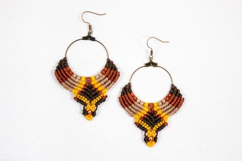 Macramé Oorhangers - Bruin/Koper/Beige/Geel - Handgemaakt.., Sieraden, Tassen en Uiterlijk, Oorbellen, Nieuw, Ophalen of Verzenden