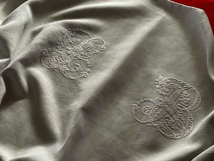 Laat 19e-eeuws linnen beddengoed met initialen L.B. -, Antiek en Kunst, Antiek | Meubels | Stoelen en Banken