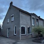 Gemeubileerde eengezinswoning met tuin en privéparkeerplaats, Huizen en Kamers