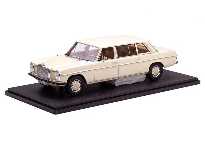 Cult Scale Models 1:18 - Model sedan - Mercedes-Benz 230, Hobby en Vrije tijd, Modelauto's | 1:5 tot 1:12