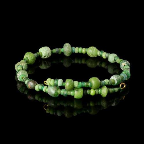 Oud-Romeins Armband met Romeinse groene glazen kralen, Sieraden, Tassen en Uiterlijk, Antieke sieraden