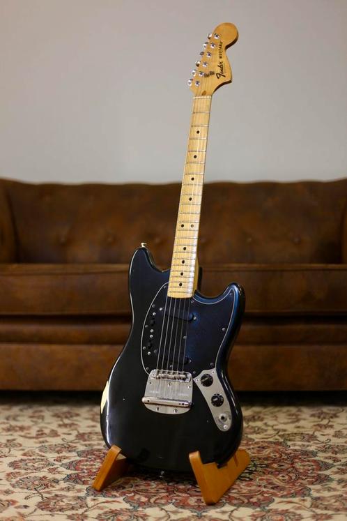 Fender Mustang MN 1977 | Black, Muziek en Instrumenten, Snaarinstrumenten | Gitaren | Elektrisch