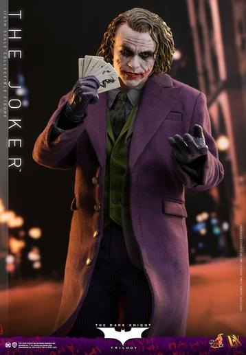 The Dark Knight Deluxe Action Figure 1/6 The Joker 31 cm beschikbaar voor biedingen