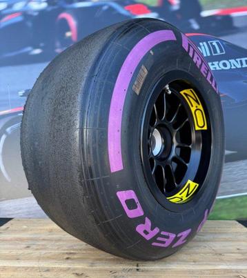 Wiel compleet met band - Formule 1 Pirelli - O.Z. *** NO beschikbaar voor biedingen