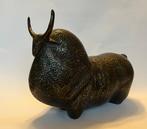 sculptuur, Abstract beeld van staande bizon - 21 cm -