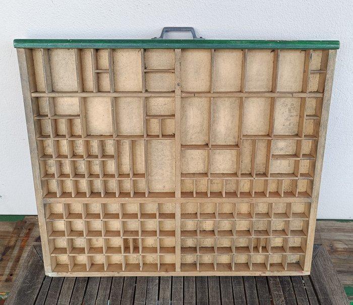 Rek - Hout - Letterenkast voor typograaf, eerste decennia, Antiek en Kunst, Kunst | Designobjecten