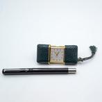 Horloge voor tas - Teriam - Staal en groen leer - 1950-1960, Antiek en Kunst