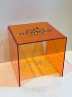 Rob VanMore - Hermes Paris on Acryl-table - 36x36x35cm