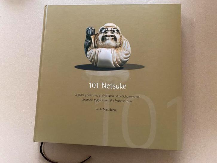 101 Netsuke - Japanse Gordelknoop Miniaturen + merken, Boeken, Kunst en Cultuur | Beeldend, Zo goed als nieuw, Ophalen of Verzenden