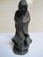 Van de Perre - Beeld, Vrouw in mantel keramiek bronskleur, Antiek en Kunst