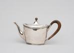 Een zilveren theepot, Holland 20e eeuw, Antiek en Kunst, Antiek | Servies compleet