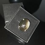 Ring van gouden obsidiaan uit Mexico. Zetting van