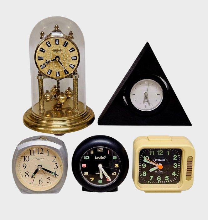 Klok (5) - Glas, IJzer, Plastic, Staal - 1970-1980 -, Antiek en Kunst, Curiosa en Brocante