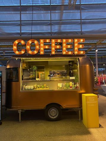 Unieke Airstreamer Foodtrailer – Pure Nostalgie op Wielen! beschikbaar voor biedingen