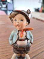 Beeldje - Jongentje met hoed - TMK3 - Porselein