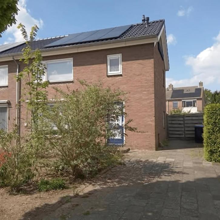 Hoekwoning met tuin en aparte kelder, Huizen en Kamers, Huizen te koop