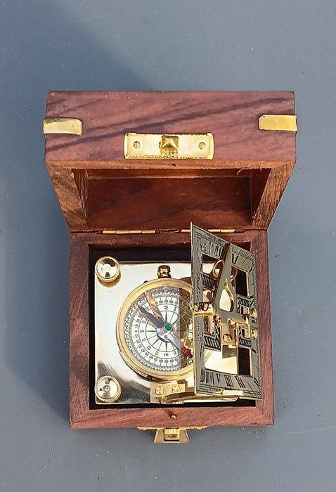 Kompas - messing hout, Antiek en Kunst, Kunst | Designobjecten