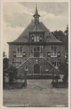 OOSTVOORNE AAN ZEE - Raadhuis, Verzamelen, Ansichtkaarten | Nederland, Verzenden, Gelopen