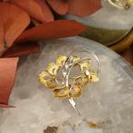 Bicolor gouden florale broche met diamant | 0,06 ct., Goud, Met edelsteen, Gebruikt, Ophalen of Verzenden