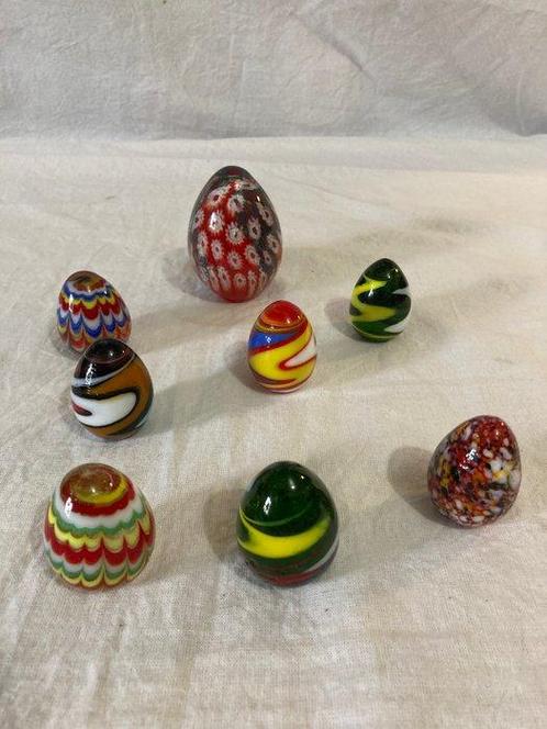 Murano - sculptuur, Splendide collection de 8 oeufs - 6 cm -, Antiek en Kunst, Curiosa en Brocante