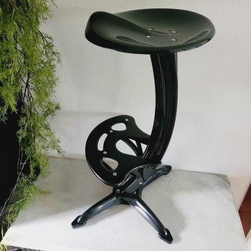 Dulton Co. Ltd - Yasuaki Sasamoto - Kruk - Lotus, Space -, Antiek en Kunst, Antiek | Meubels | Stoelen en Banken