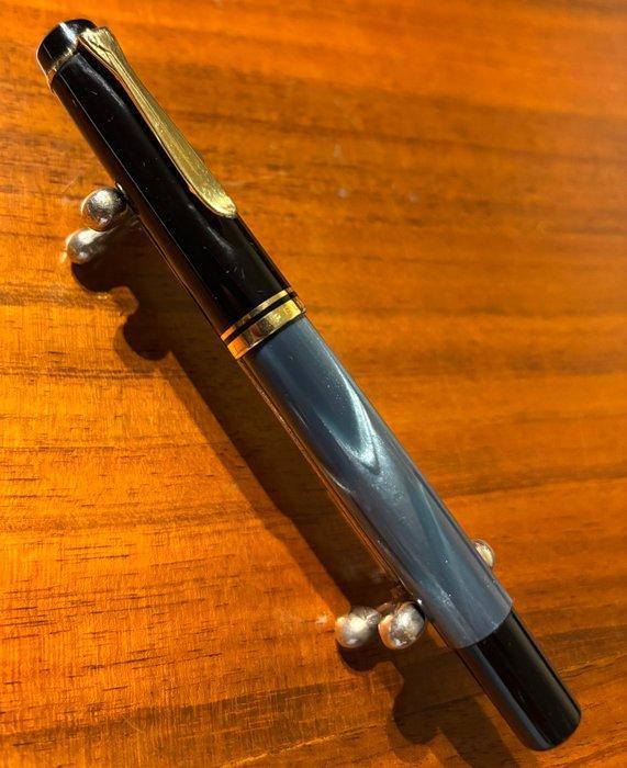 Pelikan - Pelikan M200 Grey Marbled Fountain Pen made in, Verzamelen, Pennenverzamelingen