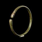 Viking periode Brons Armband Sköll en Hati  (Zonder