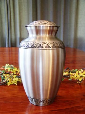 urn | brons | crematie | uitverkoop | aanbieding, Huis en Inrichting, Overige Huis en Inrichting, Nieuw, Ophalen of Verzenden