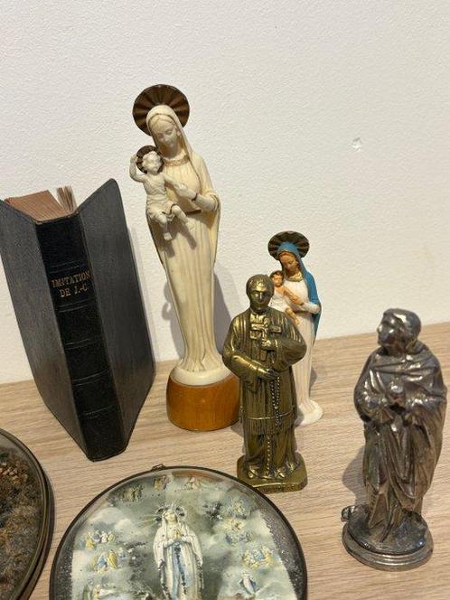 Set van 52 religieuze voorwerpen - Diverse materialen -, Antiek en Kunst, Antiek | Boeken en Bijbels