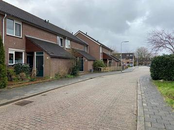 Eengezinswoning, tussenwoning in Jsselmet 4 kamer(s) beschikbaar voor biedingen