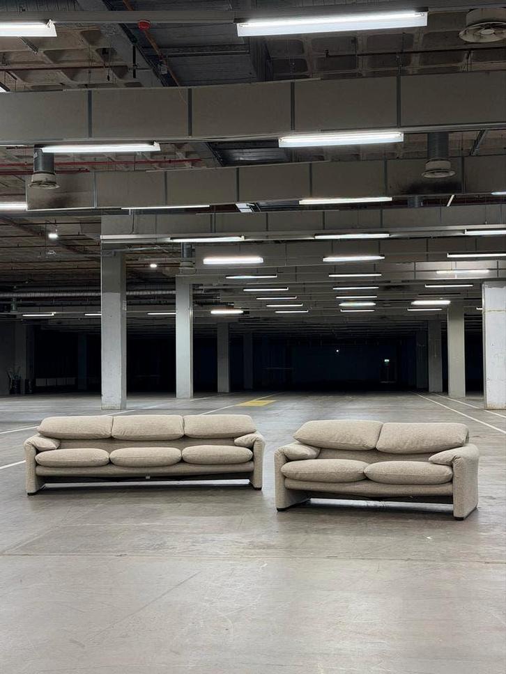 Cassina Maralunga 3-zit + 2-zit | NIEUWSTAAT + Garantie, Huis en Inrichting, Banken | Bankstellen, 200 tot 250 cm, 75 tot 100 cm