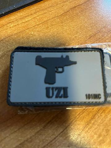 Uzi  pvc met klittenband beschikbaar voor biedingen
