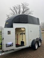 Nieuwstaat Humbaur vol-alu 2-paards met zadelkamer!, Dieren en Toebehoren, Paarden en Pony's | Trailers en Aanhangwagens, Ophalen