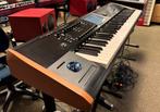 Korg Kronos V2 73 model in perfecte staat, Ophalen of Verzenden, Zo goed als nieuw