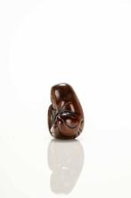 Een mooi boxwood netsuke van een zittende Daruma - Buxushout, Antiek en Kunst