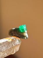 13,7 ct TOP gifgroene smaragd Exemplaar- 2.74 g
