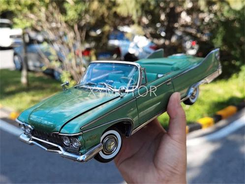 Scale 1:18 Plymouth Fury Open Convertible 1960, Hobby en Vrije tijd, Modelauto's | 1:18, Verzenden