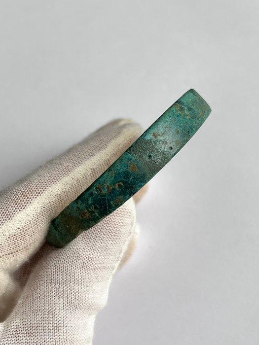 Artikel 080. Celtix Brons Armband - 10e/6e v.Chr. 6,2 cm/27, Antiek en Kunst, Antiek | Overige Antiek