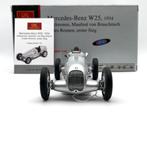 CMC 1:18 - Modelauto - Mercedes-Benz W25 #20 - Eifelrennen,, Hobby en Vrije tijd, Modelauto's | 1:5 tot 1:12, Nieuw