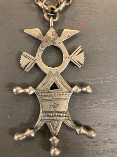 Ketting met zuidkruishanger - Zilver - Noord-Afrika - 20e, Antiek en Kunst, Kunst | Niet-Westerse kunst