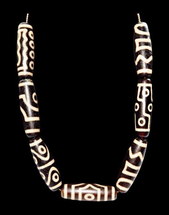 China, Tibet Dzi, Tibetan Old Agate 7 different versions of, Postzegels en Munten, Munten | Azië