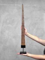 Geen reserveprijs - Grote uitgehouwen zwaardvis op standaard