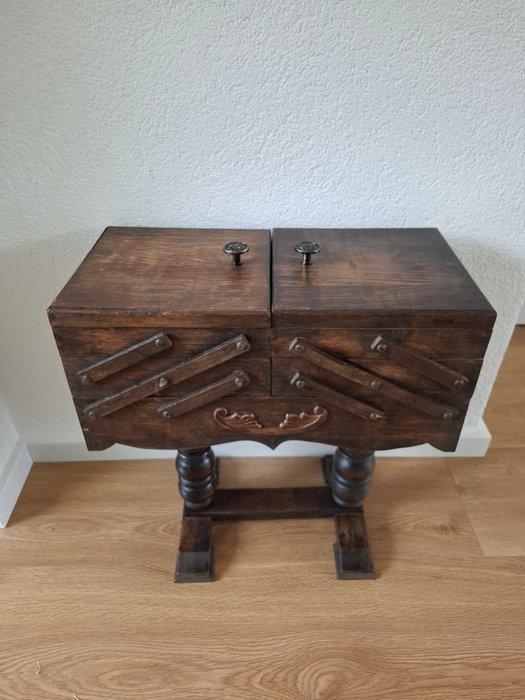 Naaidoos - Hout, eik - Naaikist, Antiek en Kunst, Curiosa en Brocante