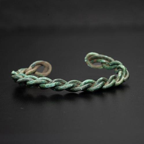 Viking periode Brons gewrongen armband (Zonder Minimumprijs), Antiek en Kunst, Antiek | Overige Antiek