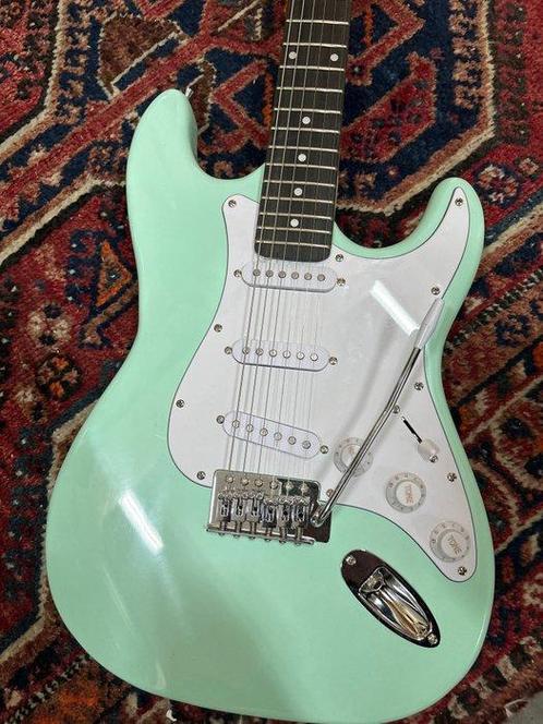 Lintage Guitars - ST-1 - Surfin Green (Stratocaster) -  -, Muziek en Instrumenten, Snaarinstrumenten | Gitaren | Akoestisch