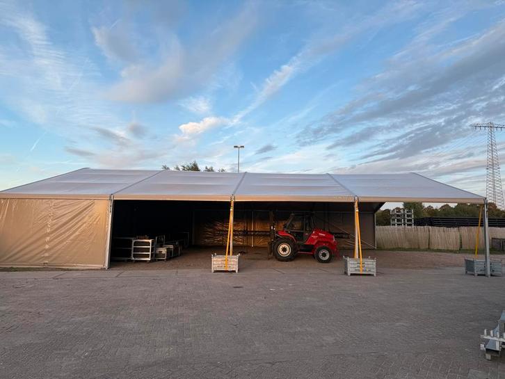 Te huur aluhal met boogdak 15 meter breed, Hobby en Vrije tijd, Feestartikelen | Verhuur, Overige, Nieuw